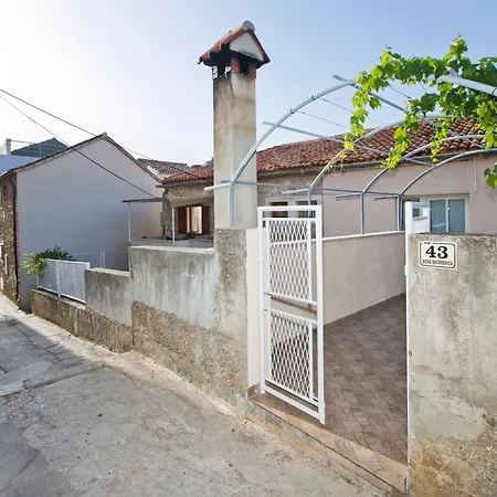 With Parking Space Hvar - 23410 Apartmán