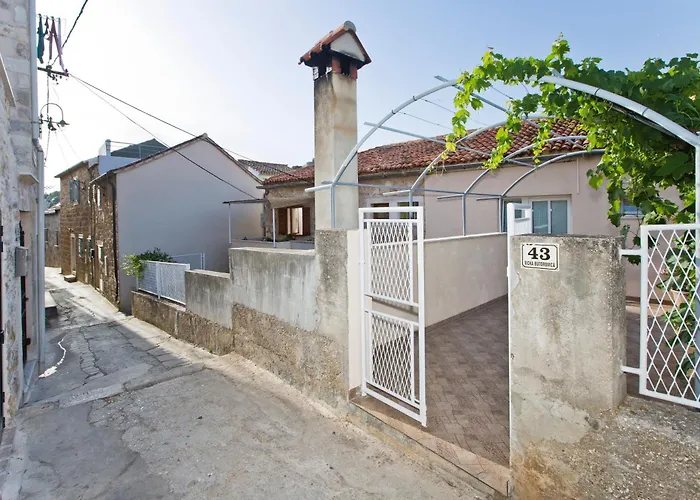 With Parking Space Hvar - 23410 Apartamento