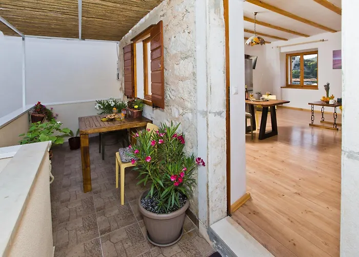 With Parking Space Hvar - 23410 Apartamento